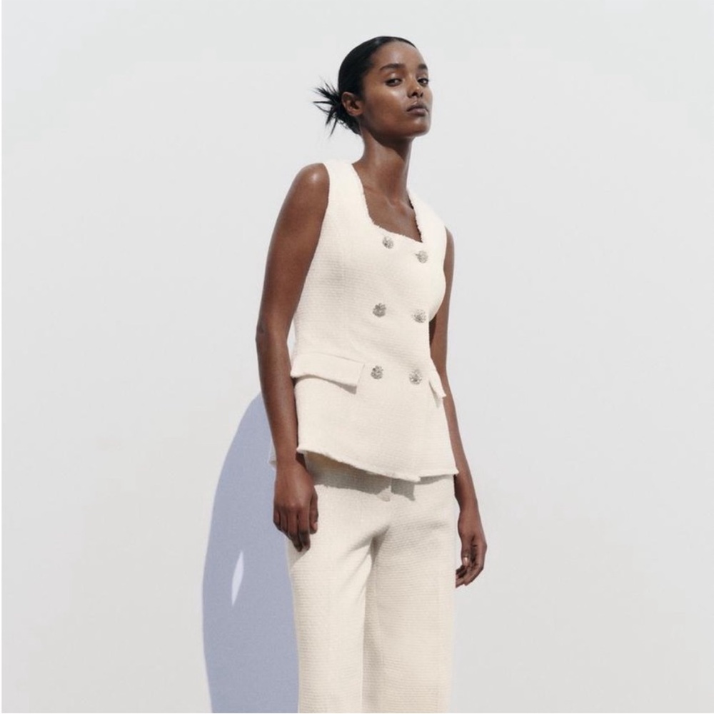 Structured Metallic Thread Long Vest - Picture 2 of 3